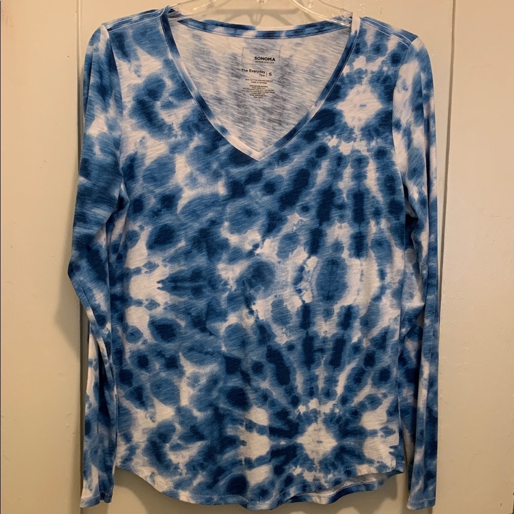 Sonoma Goods For Life Everyday Long Sleeve V-Neck Tee Tie-Dyed Look Coral Print